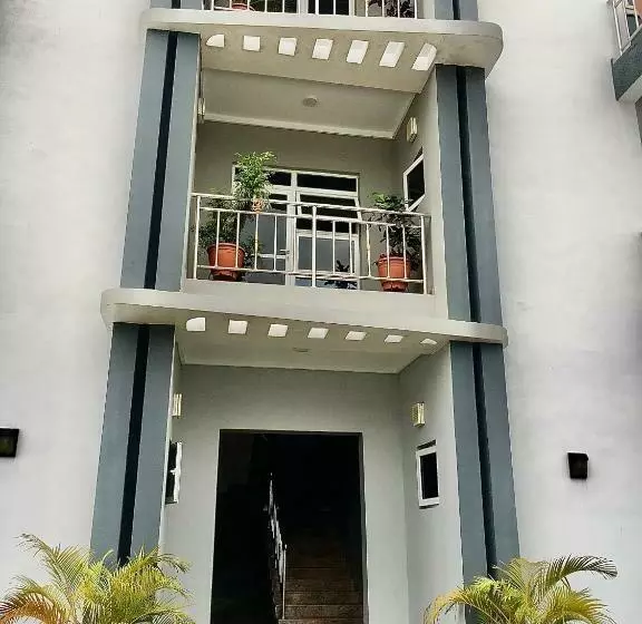 تختخواب و صبحانه De Omega Homes   Serviced Apartment Jahi, Abuja