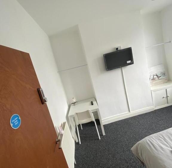 بنسيون 174 Boaler Street