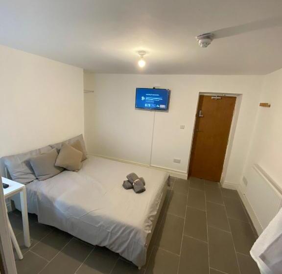 بنسيون 174 Boaler Street