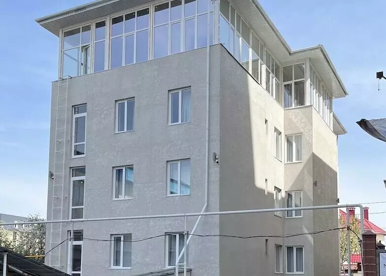 پانسیون Nomad Inn