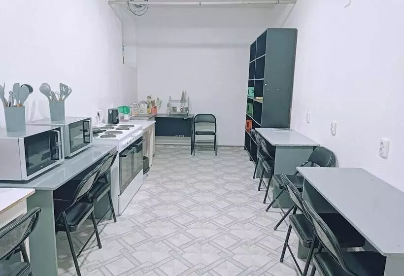 پانسیون Nomad Inn