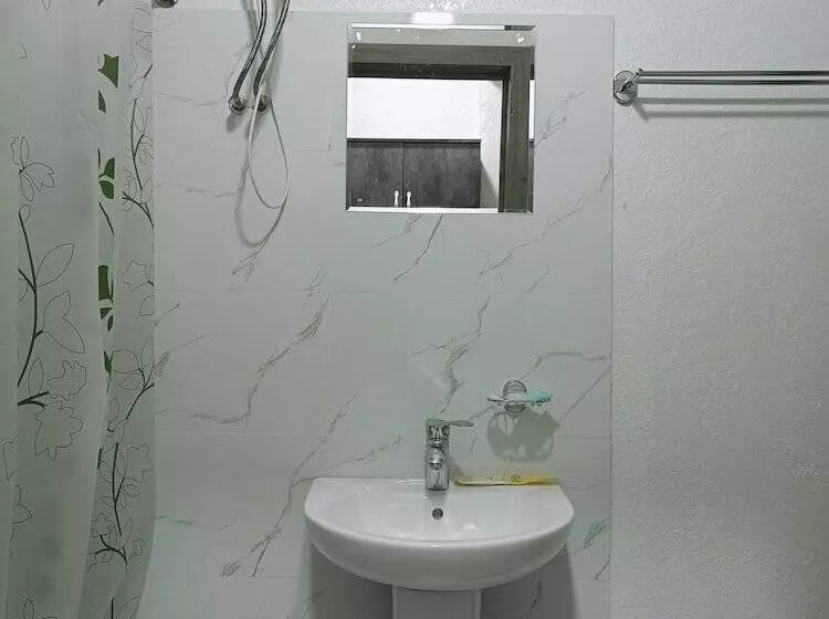 پانسیون Nomad Inn