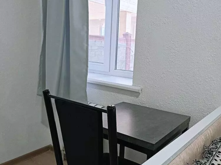 پانسیون Nomad Inn