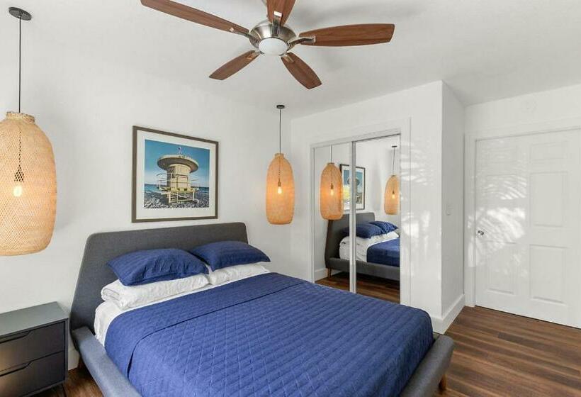 ‘cozy Palms Oasis’ W/ Patio: 4 Mi To St Pete Beach