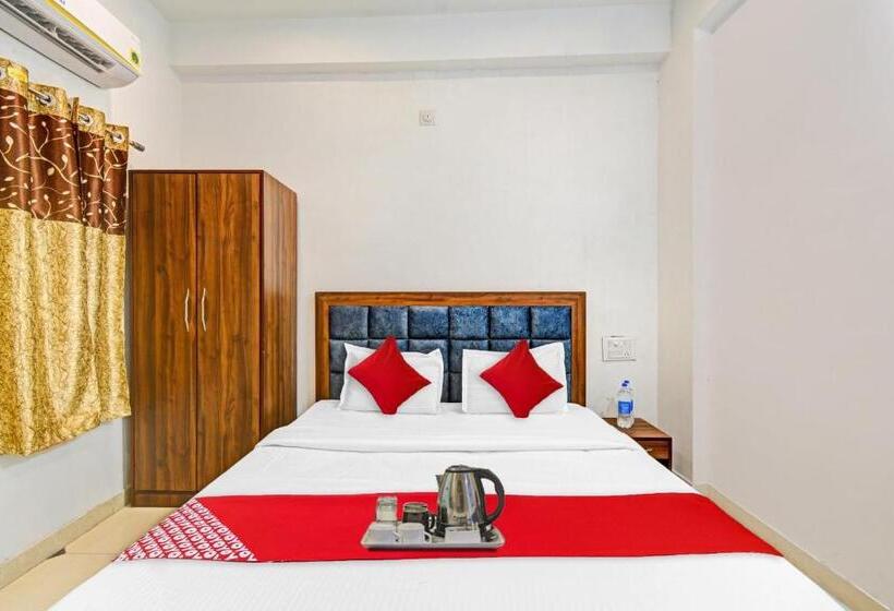 Flagship Hotel Padharo Saa