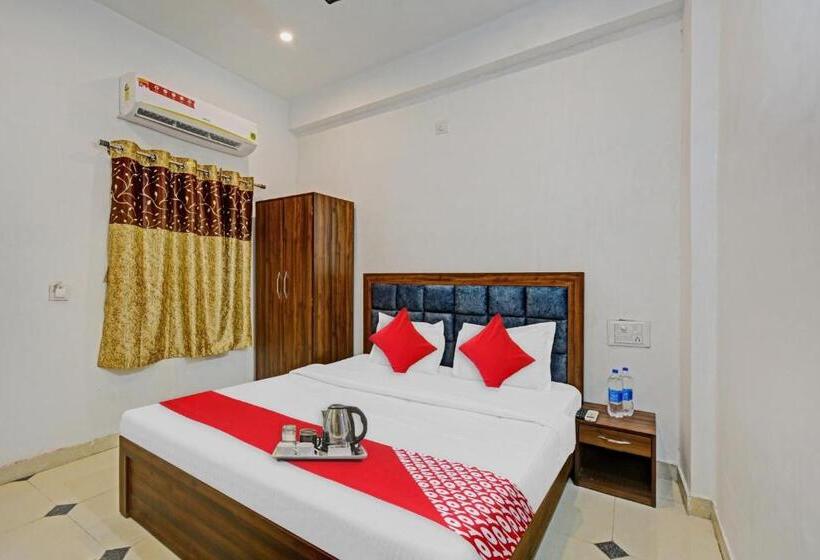 Flagship Hotel Padharo Saa