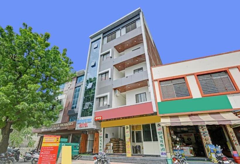 Flagship Hotel Padharo Saa