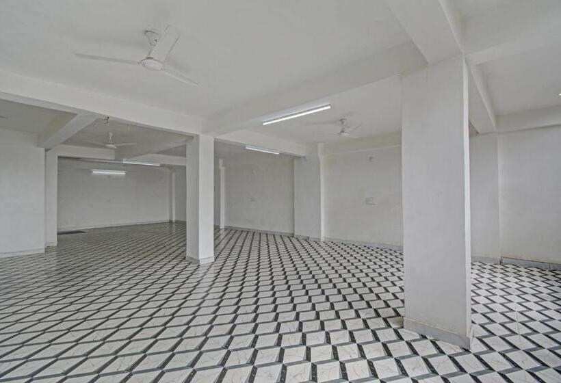 Flagship Hotel Padharo Saa