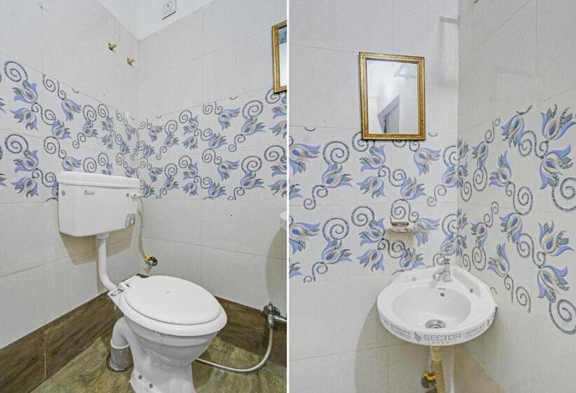 Flagship Hotel Padharo Saa