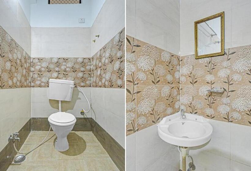 Flagship Hotel Padharo Saa