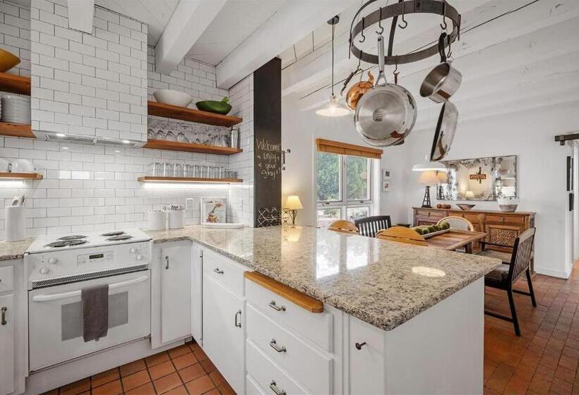 Jemez Fantastic Views, Community Pool