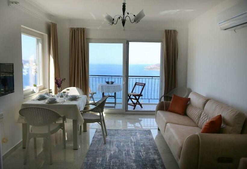 Kaş Ay Işığı Suit Apart