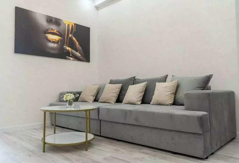 Rentwill Apartments Gold