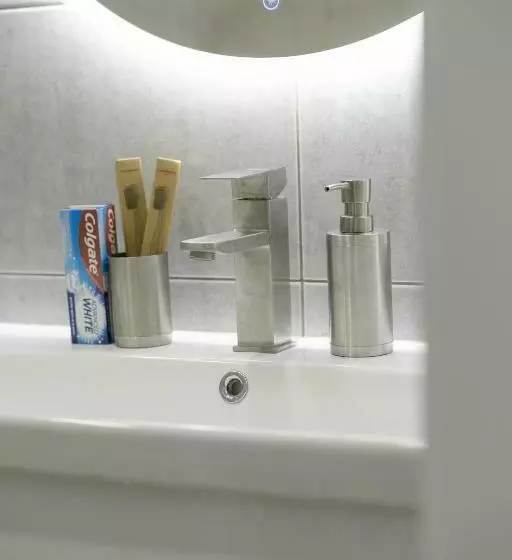 Rentwill Apartments Gold