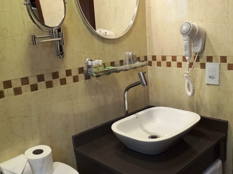 Otel Eliconial Paraty Pousada