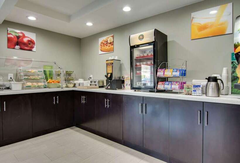 בית מלון כפרי Quality Inn & Suites Athens University Area