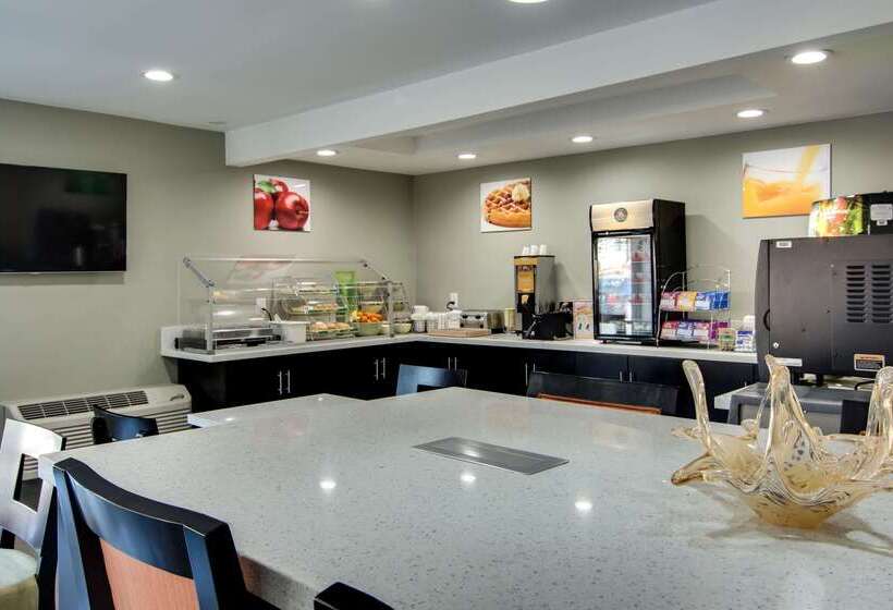 בית מלון כפרי Quality Inn & Suites Athens University Area