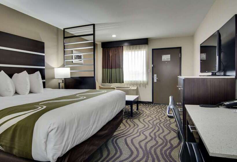 בית מלון כפרי Quality Inn & Suites Athens University Area