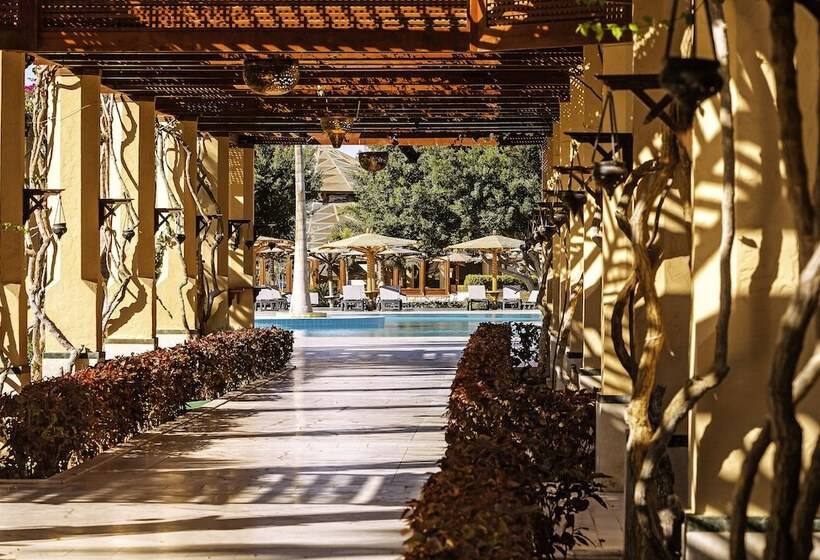 هتل Robinson Soma Bay