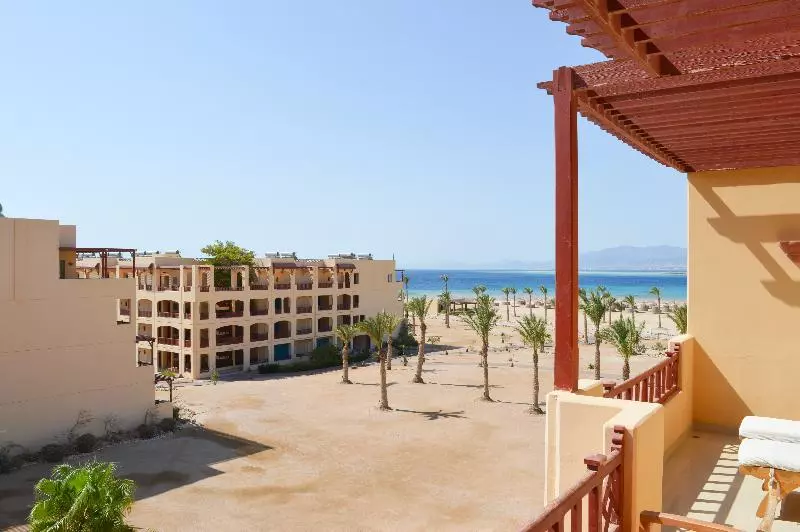 هتل Robinson Soma Bay