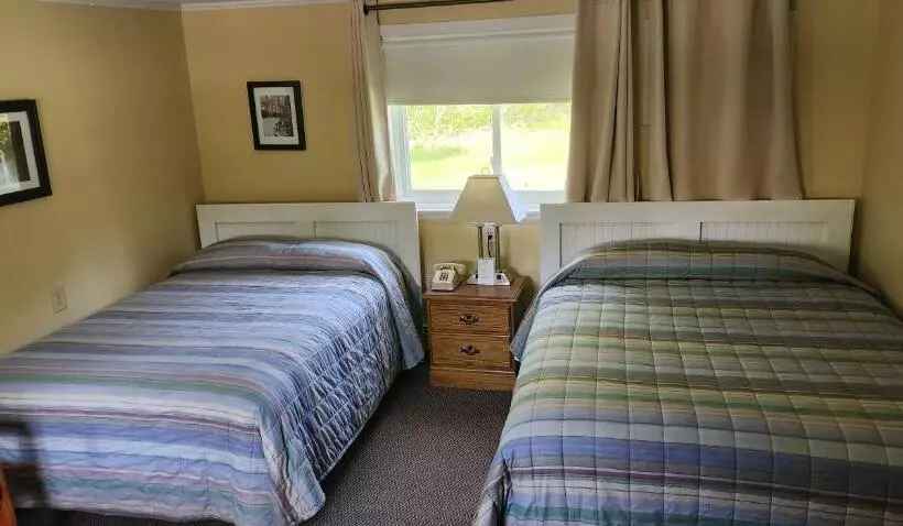 בית מלון כפרי Wilson Lake Inn