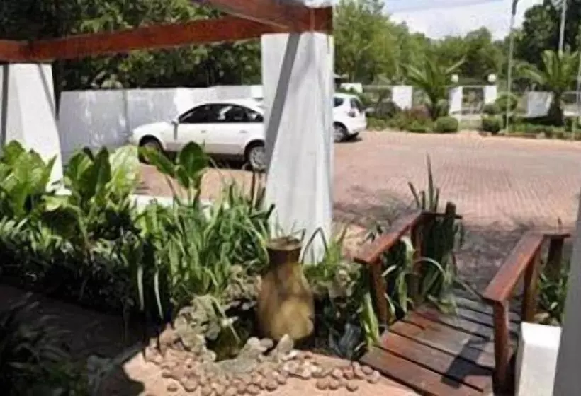 Пансион Crane S Nest Guest House At 212