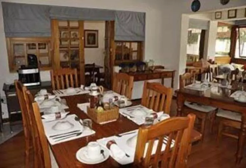 Пансион Crane S Nest Guest House At 212