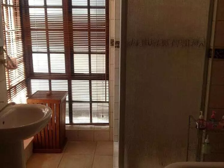 Пансион Crane S Nest Guest House At 212