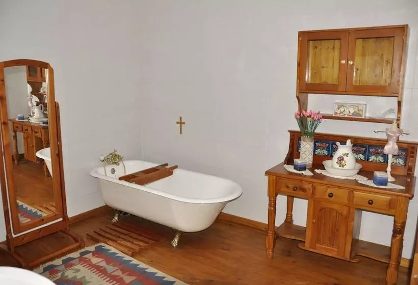 Пансион Crane S Nest Guest House At 212