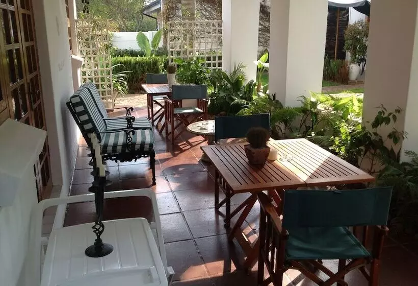 Пансион Crane S Nest Guest House At 212