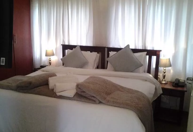 Пансион Crane S Nest Guest House At 212