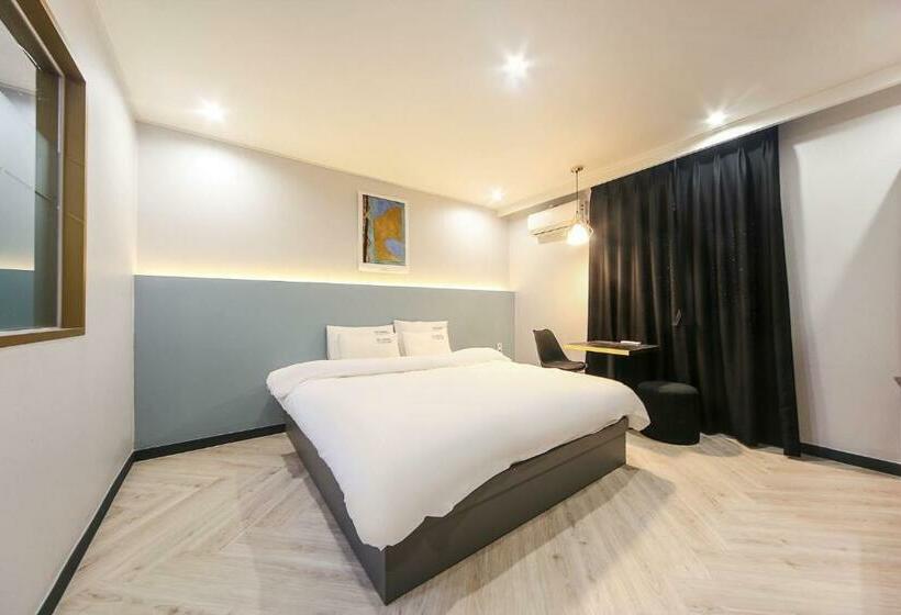 Hotel Masan First Class