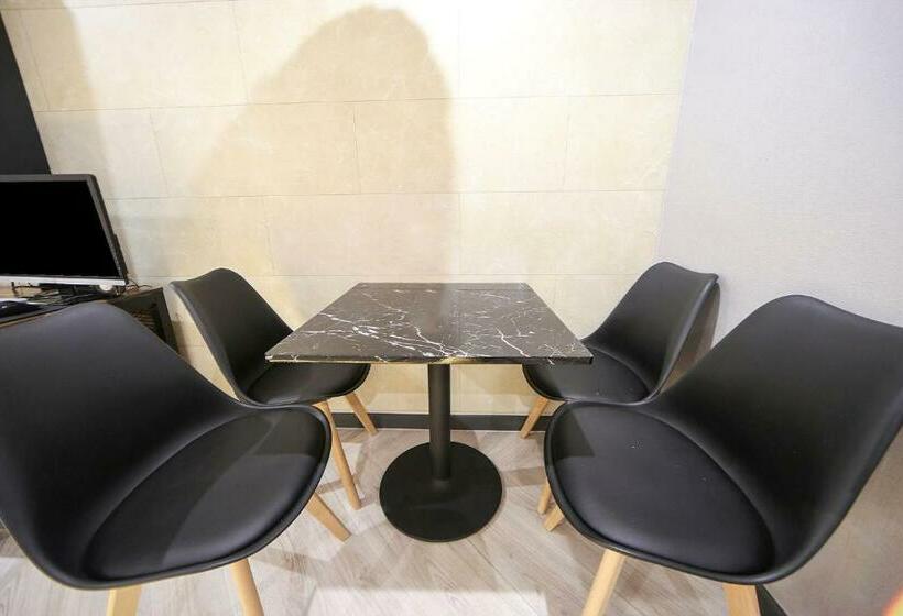 Hotel Masan First Class