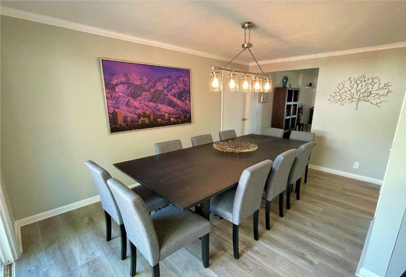 7 Bedroom Home With Views Of The Rocky Mountains