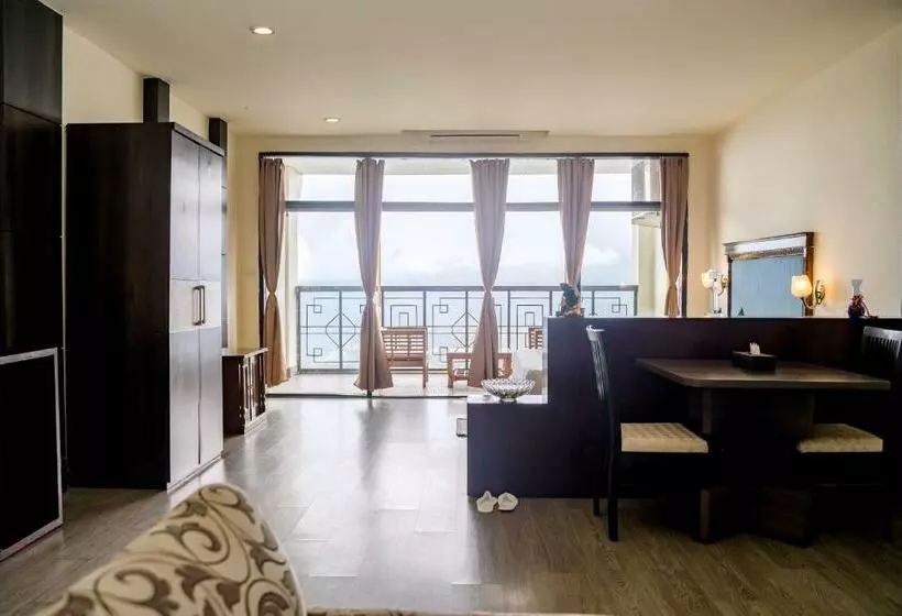 Hotelli Sharolyn Tara Palace