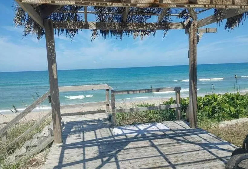 Melbourne Beach Ocean Front House On 1.2 Acres