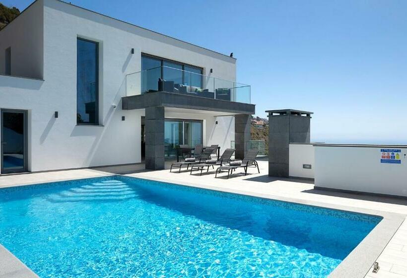 Skyfall Villa