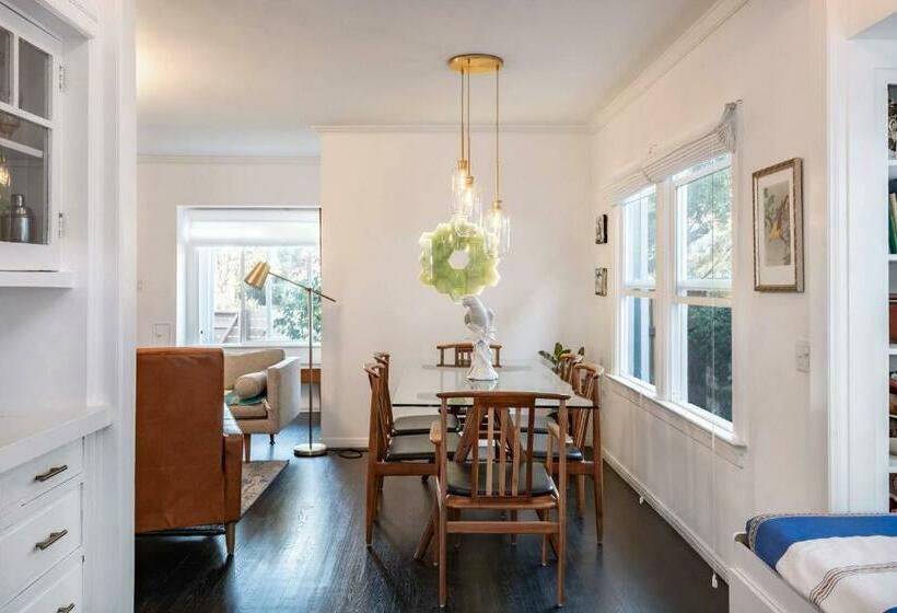 The Exquisite Venice Beach Bungalow With Garden