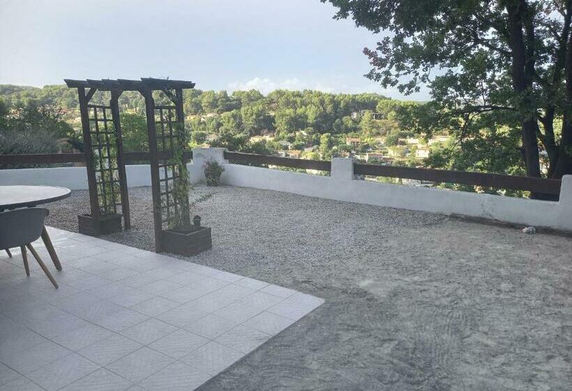 Vue Magnifique, Jardin Et Petit Cocon En Provence