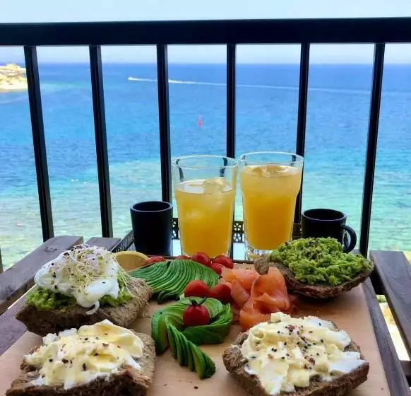 Beach Front High End Apartment, Direct Sea Views