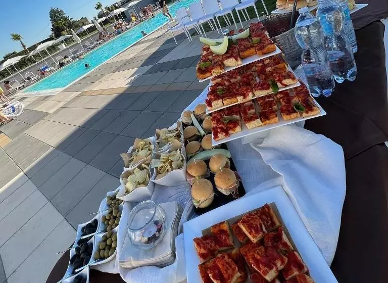 Bed & Breakfast Poolside