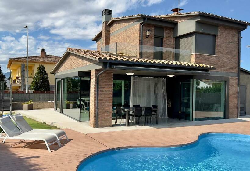 Els Pins    Casa Amb Piscina A Tocar De Banyoles