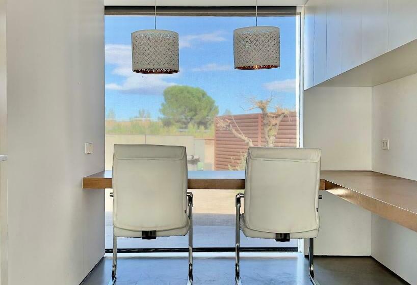 Els Pins    Casa Amb Piscina A Tocar De Banyoles