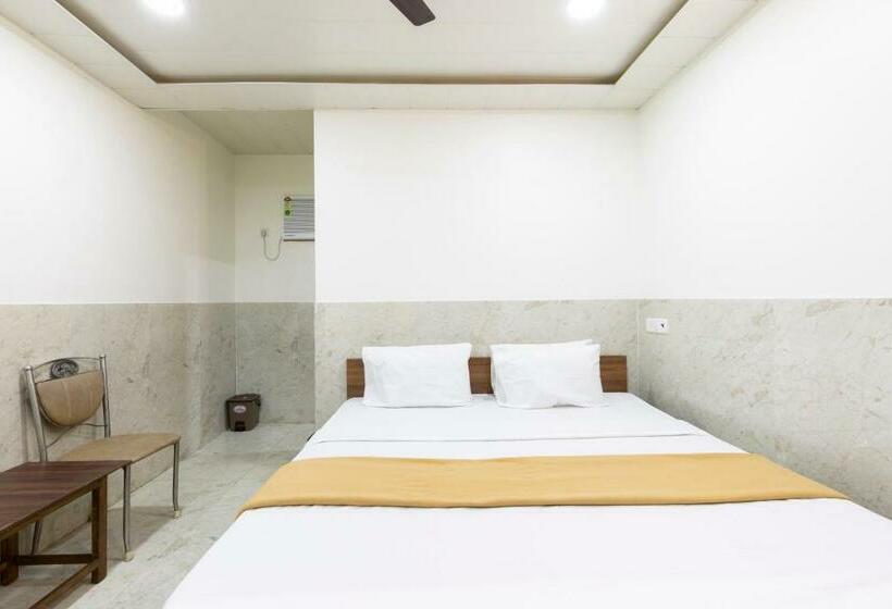 בית מלון כפרי Sadanand