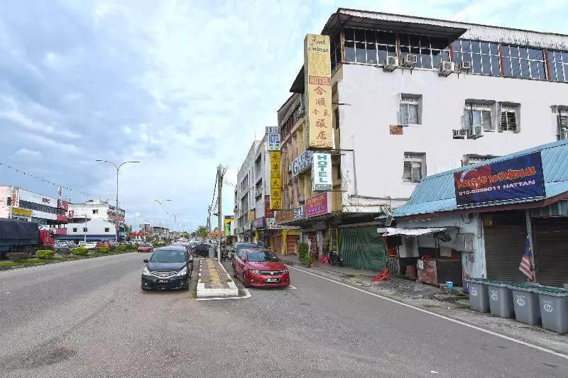 Hotelli Spot On 90625 Super Green Grass