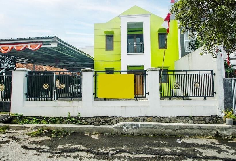 Hotel Spot On 91606 Nadin Guest House