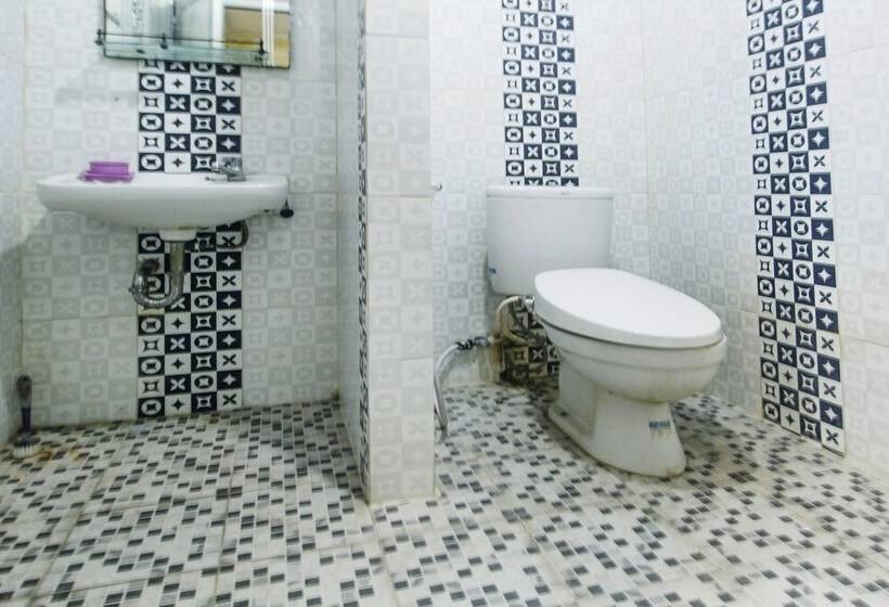 Hotel Spot On 91606 Nadin Guest House