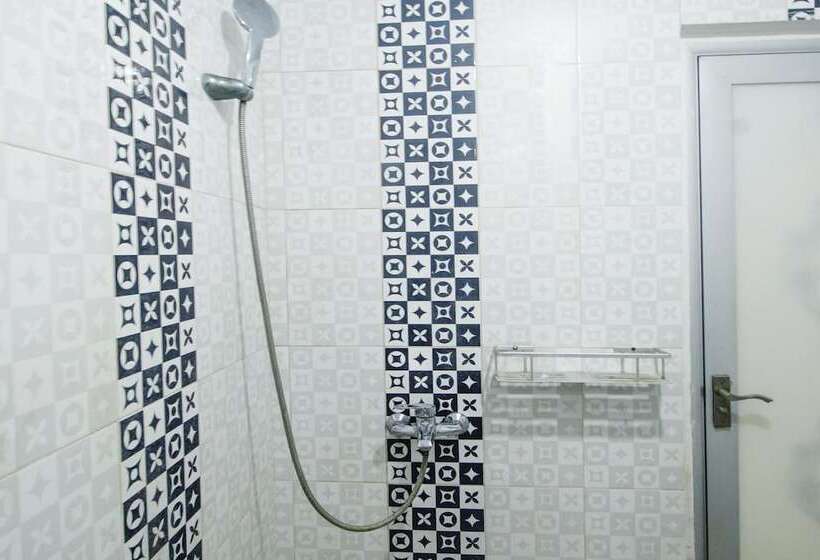 Hotel Spot On 91606 Nadin Guest House