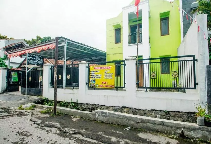 ホテル Spot On 91606 Nadin Guest House