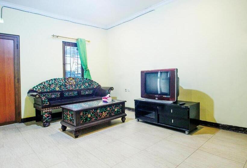 Hotel Spot On 91606 Nadin Guest House